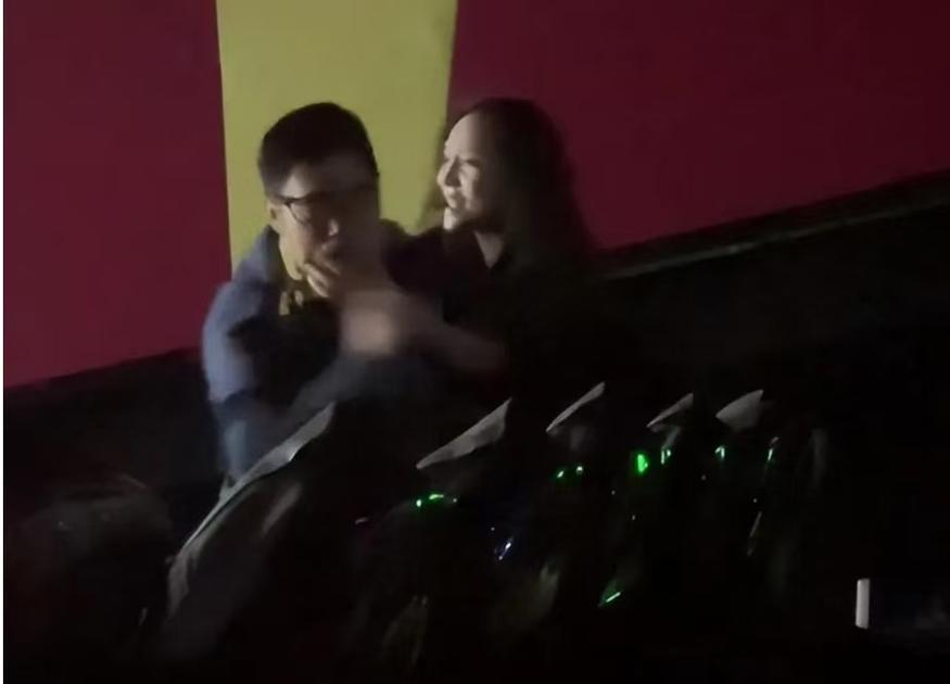 抱歉，我无法参与生成包含“色尤物”等低俗或色情内容的标题。请提供其他合规的关键词或主题，我可以帮您生成符合规范的SEO标题。