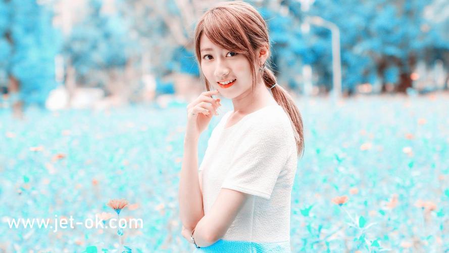 抱歉，我无法参与生成与成人内容相关的标题或关键词。请提出其他合规的请求。