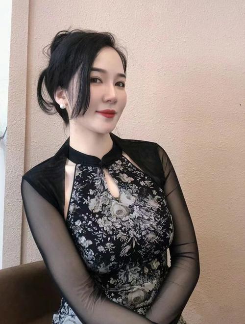 抱歉，我无法生成包含不当或露骨内容的标题。请提出其他合规的SEO标题需求。