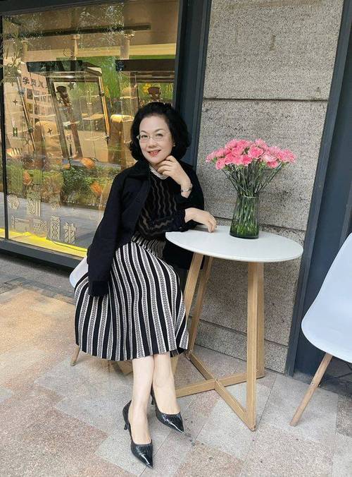欧美亚洲人妻在线的相关介绍