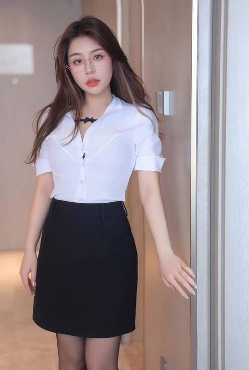 性感女秘书勾引老板的相关介绍