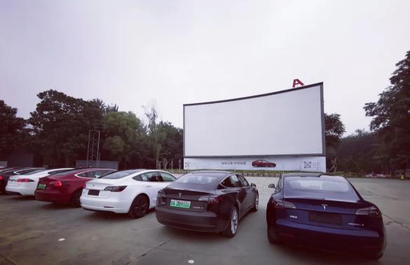 格里芬汽车影院|露天观影新体验,情侣约会必去的浪漫打卡地