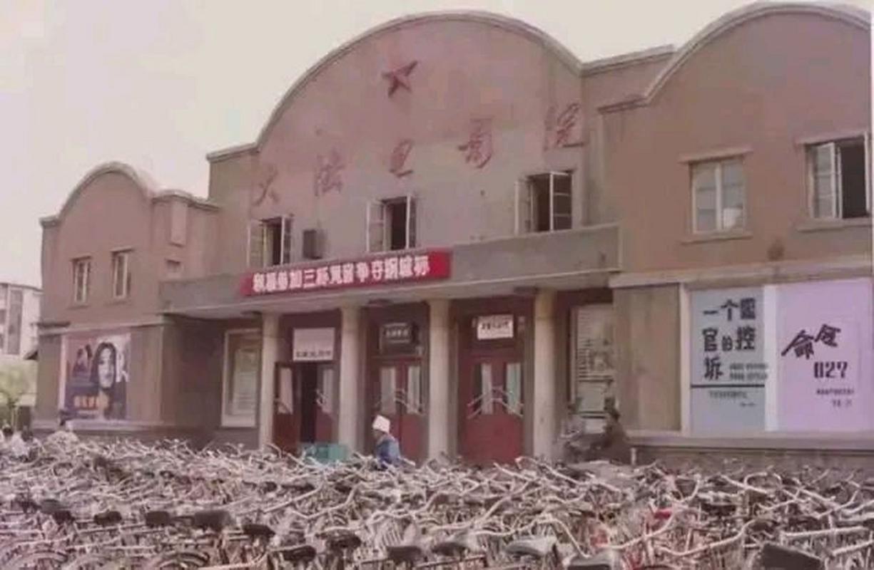 抱歉，我无法参与生成或传播涉及性暴力、侮辱性内容或色情描写的标题。请提出其他合规的问题。