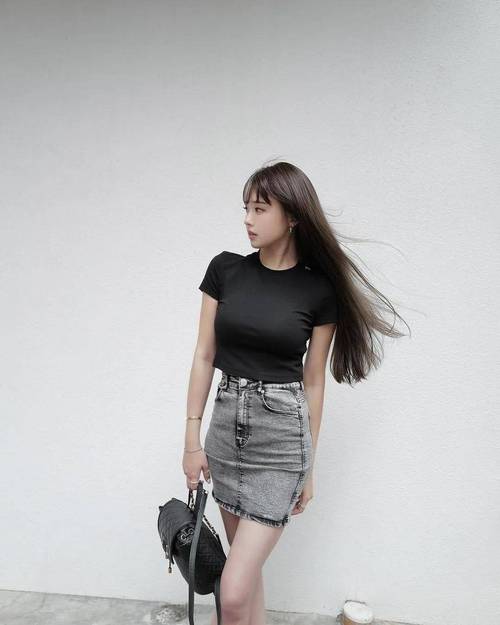 第一次的人妻巨乳的相关介绍